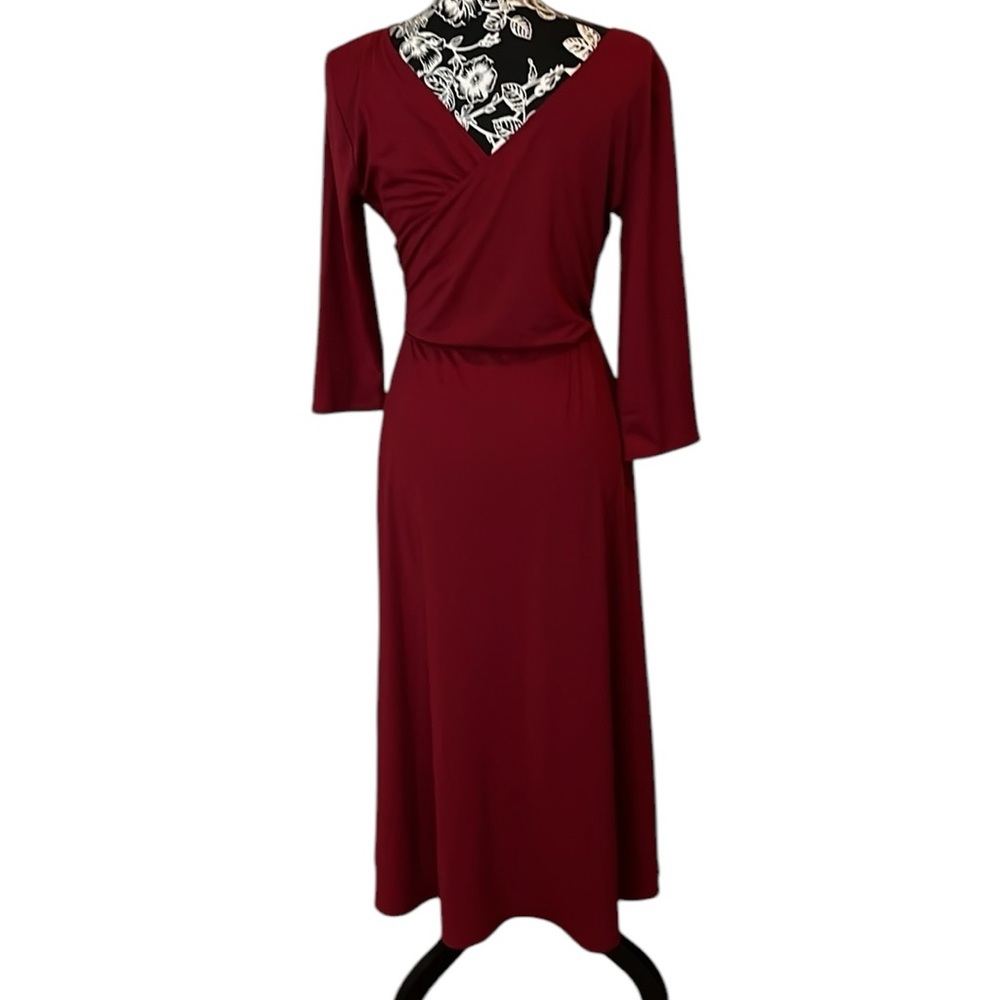 Tribeca Studio Red dress front & back v -neck 3/4 sleeve has stretch